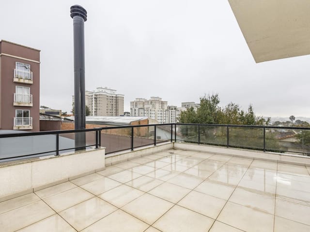 Sobrado com 117m² 3 quartos e 3 banheiros, à venda, no bairro Lindóia em Curitiba