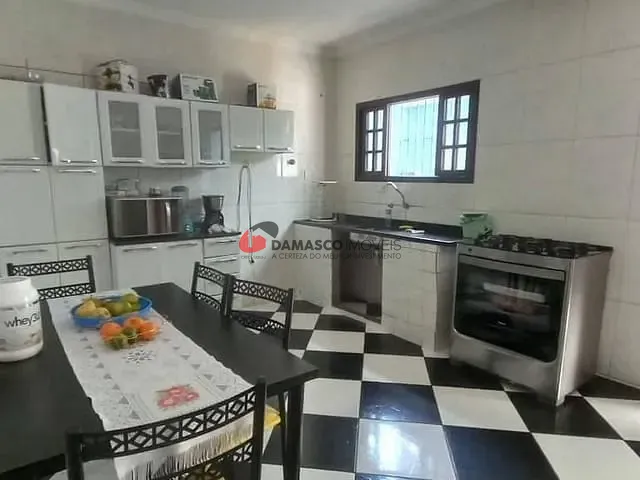 Sobrado com 114m² 3 quartos e 1 banheiro, à venda, no bairro Barcelona em São Caetano do Sul