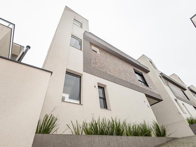 Sobrado com 89m² 3 quartos e 3 banheiros, à venda, no bairro Fanny em Curitiba