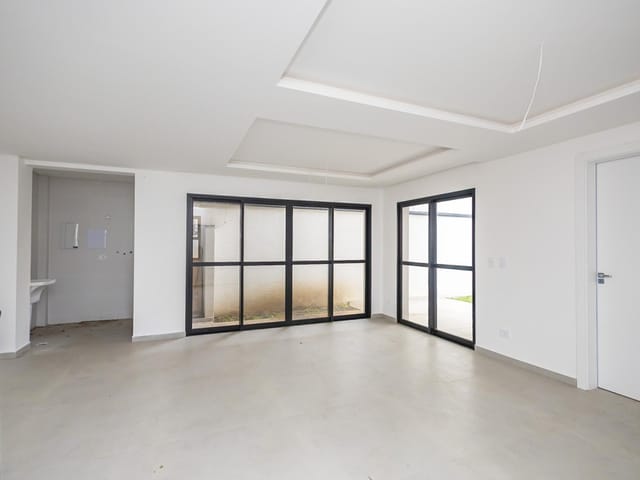 Sobrado com 89m² 3 quartos e 3 banheiros, à venda, no bairro Lindóia em Curitiba