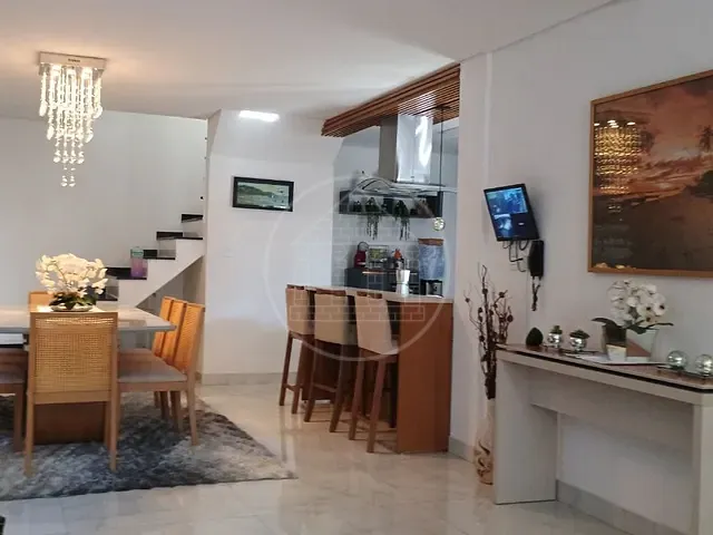 Sobrado com 216m² 3 quartos e 1 banheiro, à venda, no bairro Vila Friburgo em São Paulo