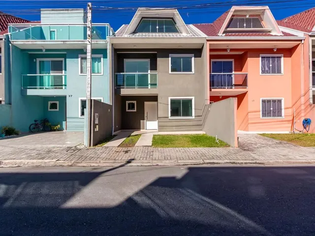 Sobrado 3 quartos e 4 banheiros, à venda, no bairro Cidade Industrial em Curitiba