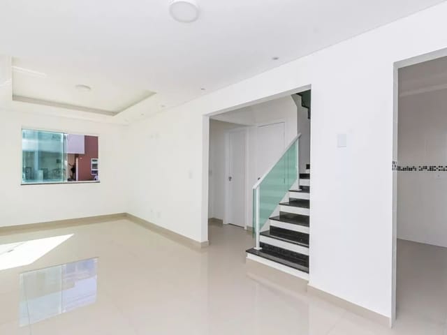 Casa 3 quartos e 4 banheiros, à venda, no bairro Cidade Industrial em Curitiba