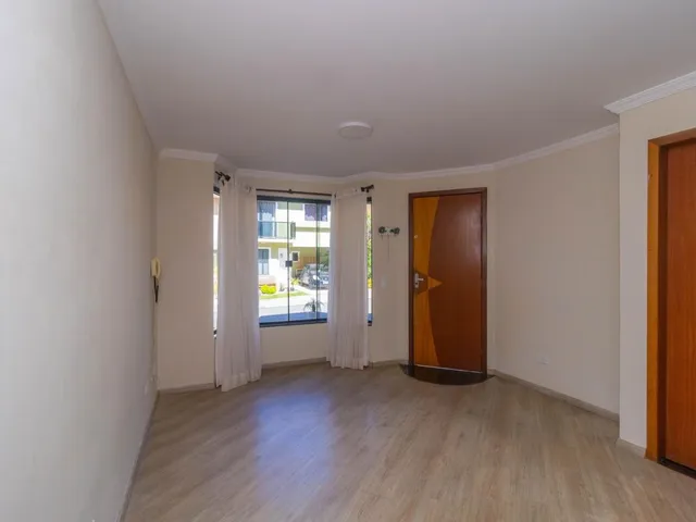 Casa 3 quartos e 3 banheiros, à venda, no bairro Campo Comprido em Curitiba
