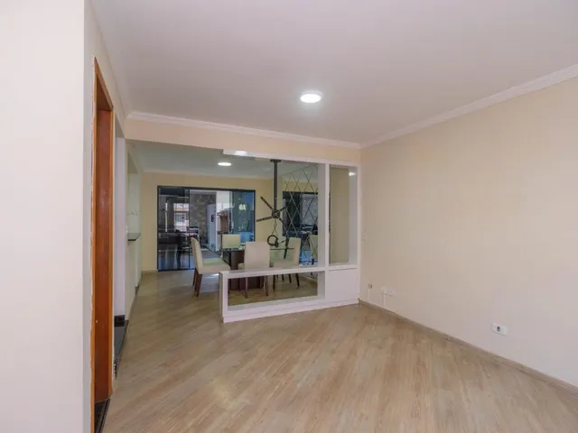 Casa 3 quartos e 3 banheiros, à venda, no bairro Campo Comprido em Curitiba