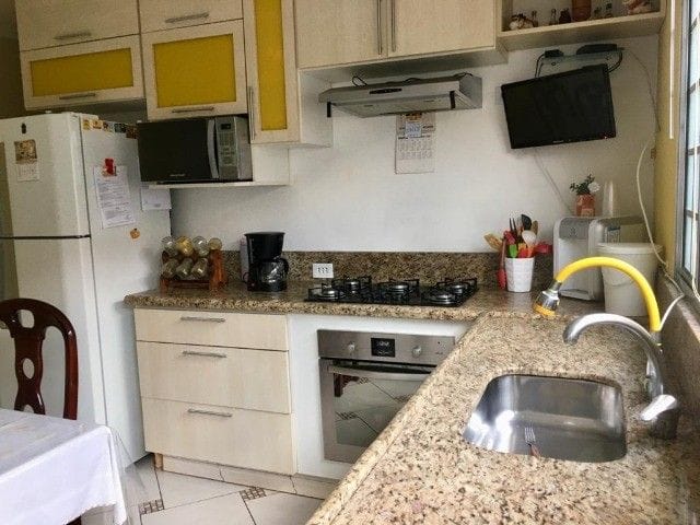 Sobrado com 167m² 3 quartos e 3 banheiros, à venda, no bairro Km 18 em Osasco