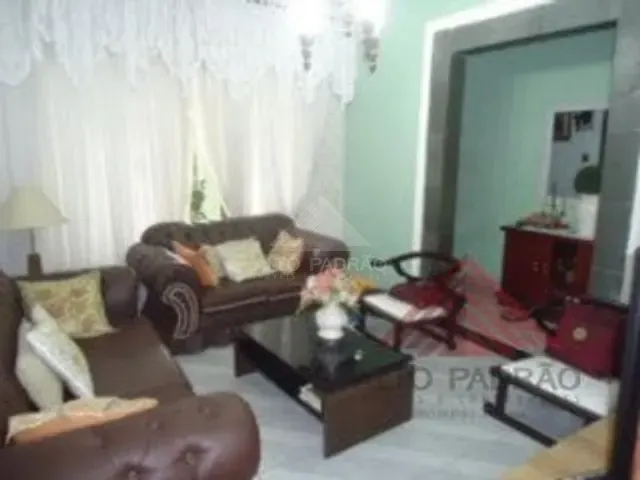 Sobrado 3 quartos e 2 banheiros, à venda, no bairro Jardim Zaira em Mauá