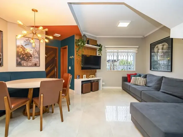 Sobrado com 170m² 5 quartos e 5 banheiros, à venda, no bairro Abranches em Curitiba