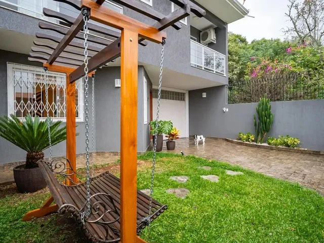 Sobrado com 170m² 5 quartos e 5 banheiros, à venda, no bairro Abranches em Curitiba
