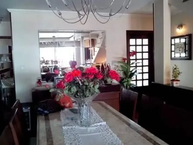 Sobrado com 273m² 4 quartos e 4 banheiros, à venda, no bairro Santa Maria em São Caetano do Sul