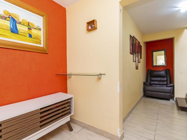 Sobrado com 141m² 3 quartos e 2 banheiros, à venda, no bairro Campo Comprido em Curitiba