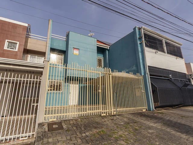 Sobrado com 97m² 3 quartos e 3 banheiros, à venda, no bairro Novo Mundo em Curitiba