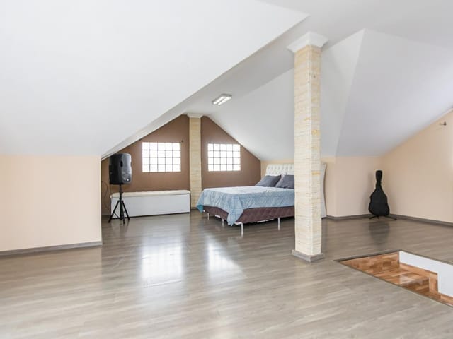 Sobrado com 123m² 3 quartos e 3 banheiros, à venda, no bairro Jardim Lorenza /Lamenha Grande em Almirante Tamandaré