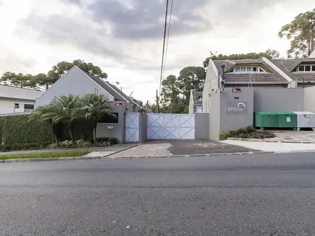 Sobrado com 134m² 3 quartos e 1 banheiro, à venda, no bairro Campo Comprido em Curitiba