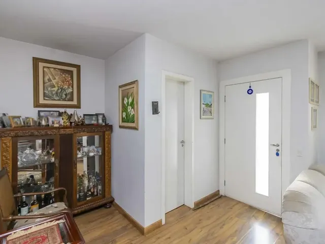 Sobrado com 134m² 3 quartos e 1 banheiro, à venda, no bairro Campo Comprido em Curitiba