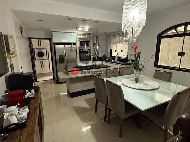 Sobrado com 204m² 3 quartos e 2 banheiros, à venda, no bairro Sítio da Figueira em São Paulo