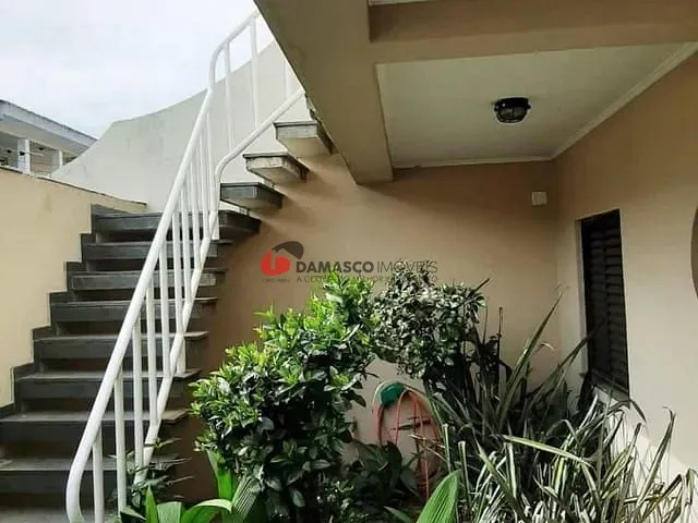 Sobrado com 462m² 4 quartos e 2 banheiros, à venda, no bairro Santa Terezinha em Santo André