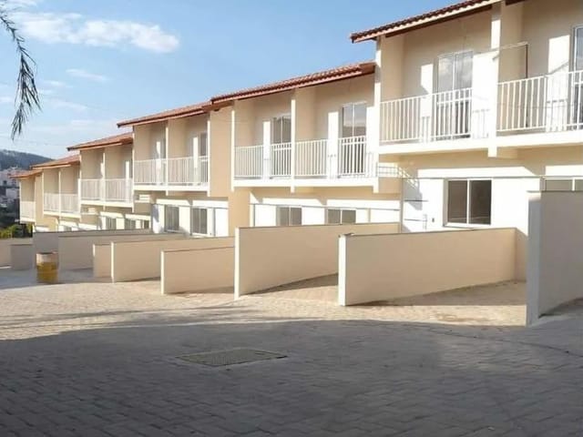 Sobrado com 60m² 2 quartos e 2 banheiros, à venda, no bairro Paisagem Casa Grande em Cotia