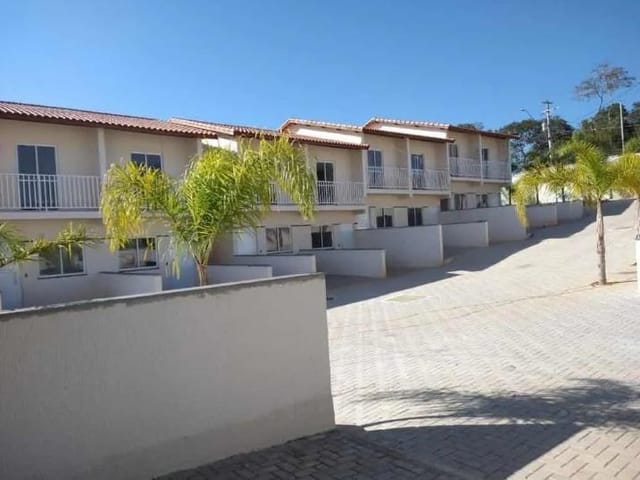 Sobrado com 60m² 2 quartos e 2 banheiros, à venda, no bairro Paisagem Casa Grande em Cotia