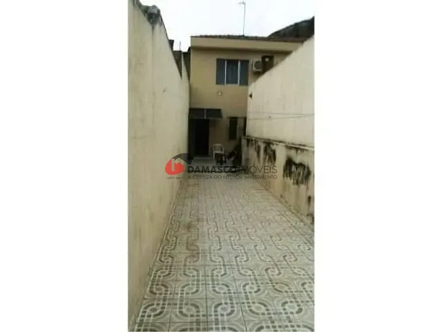 Sobrado com 184m² 4 quartos e 1 banheiro, à venda, no bairro Osvaldo Cruz em São Caetano do Sul
