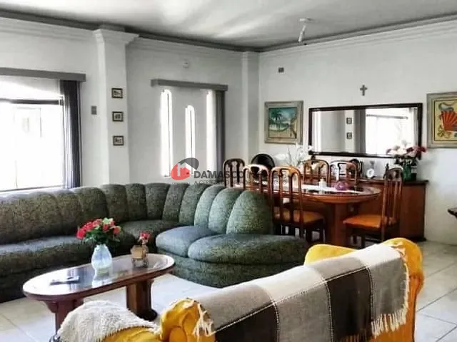 Sobrado com 333m² 5 quartos e 3 banheiros, à venda, no bairro São José em São Caetano do Sul