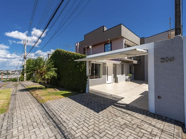 Sobrado 3 quartos e 3 banheiros, à venda, no bairro Campo Comprido em Curitiba