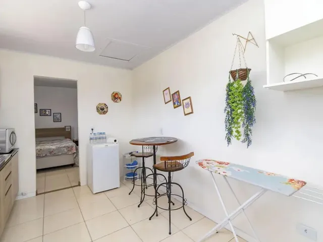 Sobrado 4 quartos e 1 banheiro, à venda, no bairro Campo Comprido em Curitiba