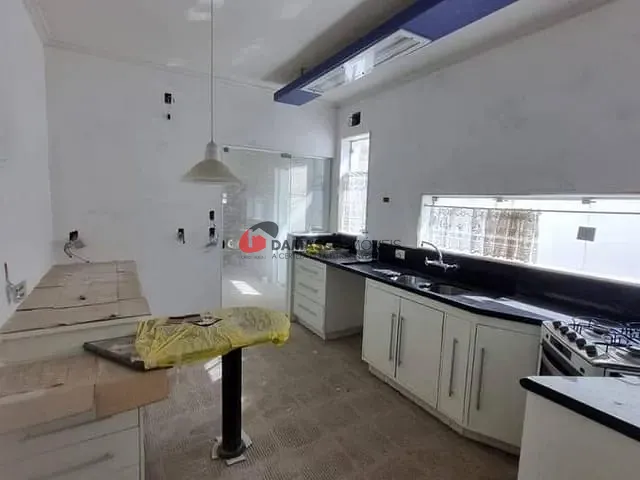 Sobrado com 360m² 4 quartos e 5 banheiros, para alugar, no bairro Jardim Sao Caetano em São Caetano do Sul