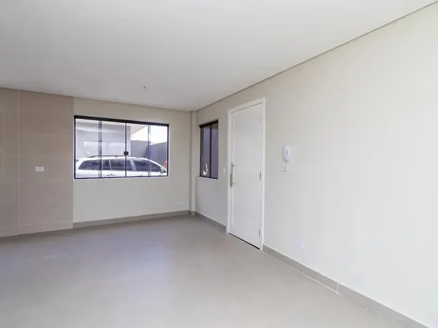 Sobrado 3 quartos e 1 banheiro, à venda, no bairro UBERABA em Curitiba