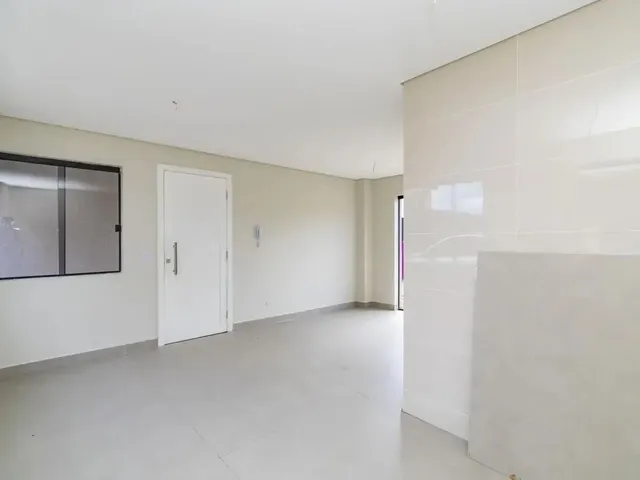 Sobrado 3 quartos e 1 banheiro, à venda, no bairro UBERABA em Curitiba