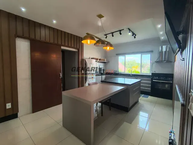 Sobrado com 250m² 3 quartos e 5 banheiros, à venda, no bairro Jardim Europa II em Indaiatuba