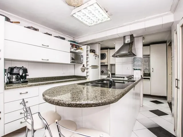 Sobrado com 109m² 4 quartos e 4 banheiros, à venda, no bairro Santo Inácio em Curitiba
