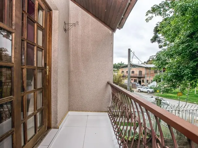 Casa com 109m² 4 quartos e 4 banheiros, à venda, no bairro Santo Inácio em Curitiba