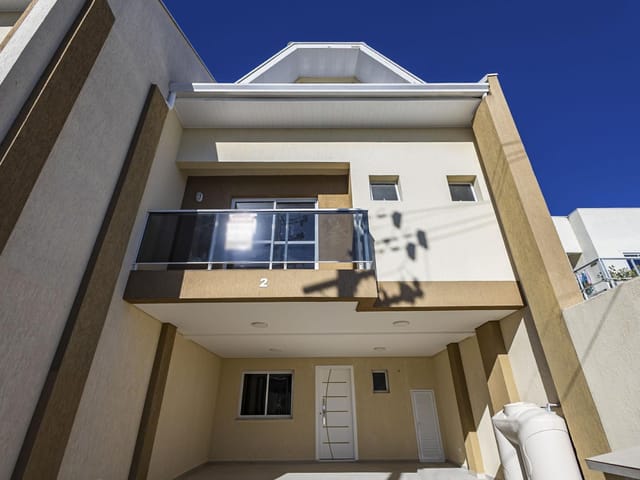 Sobrado 3 quartos e 3 banheiros, à venda, no bairro Campo Comprido em Curitiba
