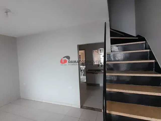 Sobrado 2 quartos e 2 banheiros, para alugar, no bairro Olímpico em São Caetano do Sul