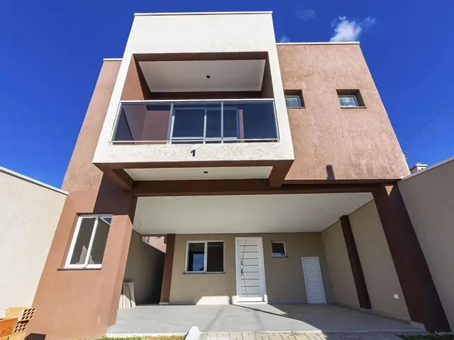 Casa 3 quartos e 3 banheiros, à venda, no bairro Campo Comprido em Curitiba