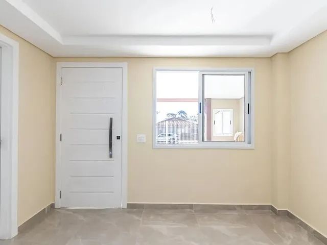 Casa 3 quartos e 3 banheiros, à venda, no bairro Campo Comprido em Curitiba