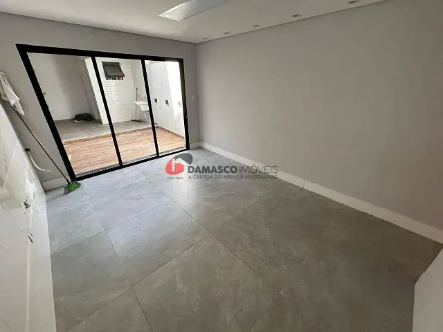 Sobrado 2 quartos e 2 banheiros, à venda, no bairro Jardim São Caetano em São Caetano do Sul
