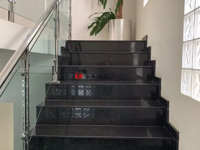 Sobrado à venda, no bairro Indianópolis em São Paulo