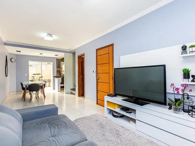 Casa 4 quartos e 4 banheiros, à venda, no bairro Uberaba em Curitiba