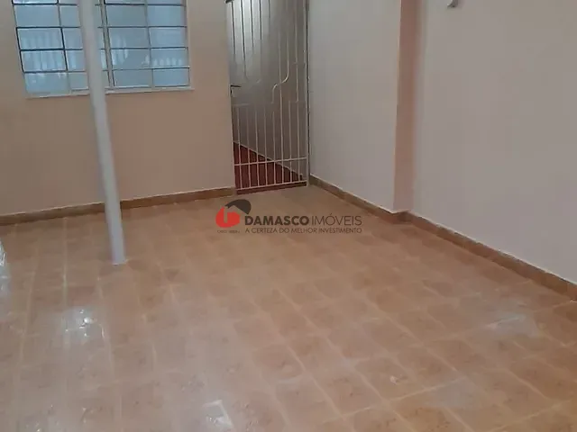 Sobrado com 195m² 3 quartos e 2 banheiros, para alugar, no bairro Santa Paula em São Caetano do Sul