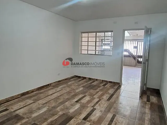 Sobrado com 195m² 3 quartos e 2 banheiros, para alugar, no bairro Santa Paula em São Caetano do Sul