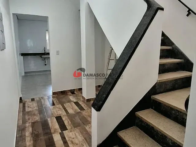 Sobrado com 195m² 3 quartos e 2 banheiros, para alugar, no bairro Santa Paula em São Caetano do Sul