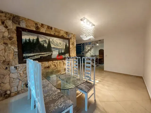 Sobrado com 143m² 5 quartos e 3 banheiros, para alugar, no bairro Osvaldo Cruz em São Caetano do Sul