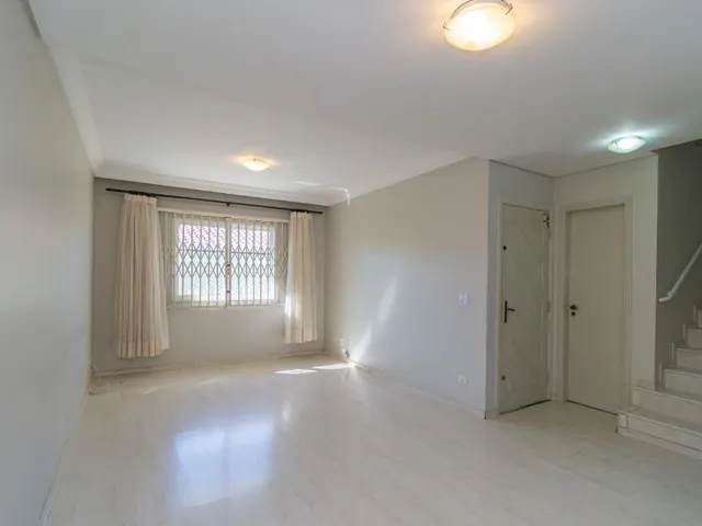 Casa 3 quartos e 3 banheiros, à venda, no bairro Campo Comprido em Curitiba