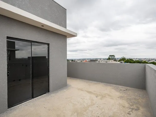 Sobrado 3 quartos e 3 banheiros, à venda, no bairro Hauer em Curitiba