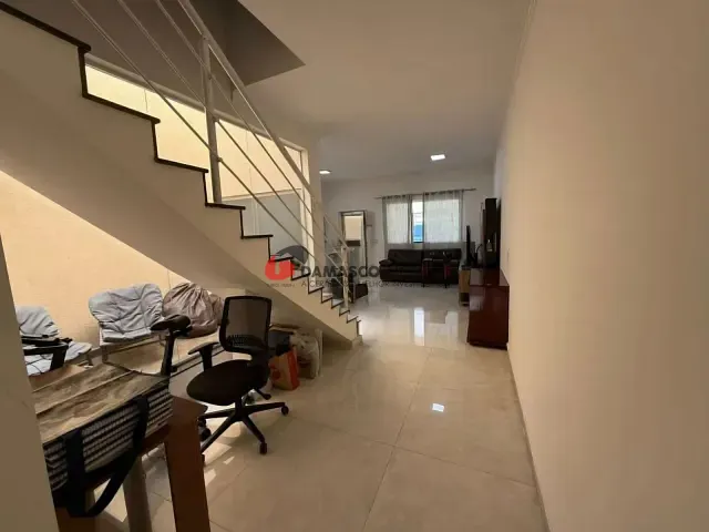 Sobrado 3 quartos e 4 banheiros, à venda, no bairro Osvaldo Cruz em São Caetano do Sul