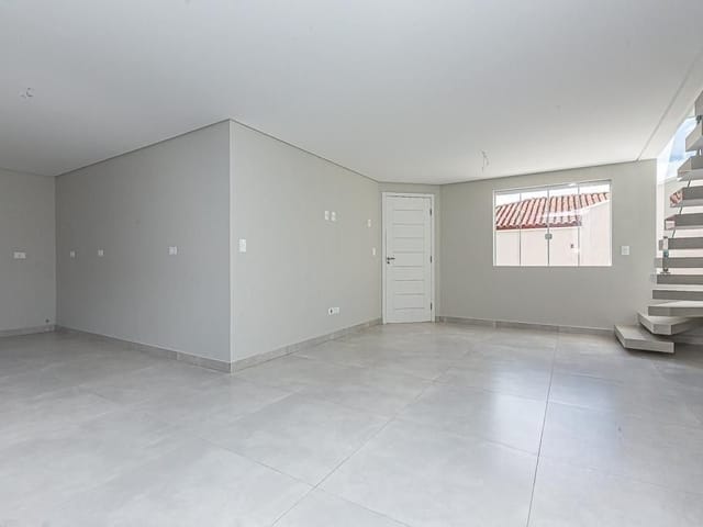 Sobrado com 126m² 3 quartos e 3 banheiros, à venda, no bairro São Braz em Curitiba