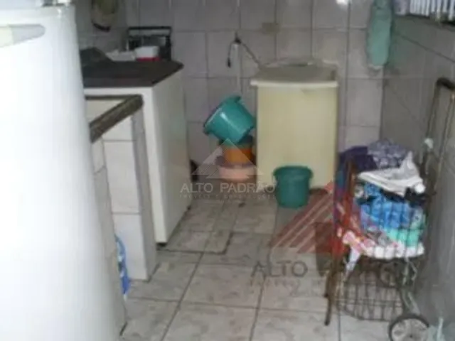 Sobrado 4 quartos e 4 banheiros, à venda, no bairro Jardim Anchieta em Mauá