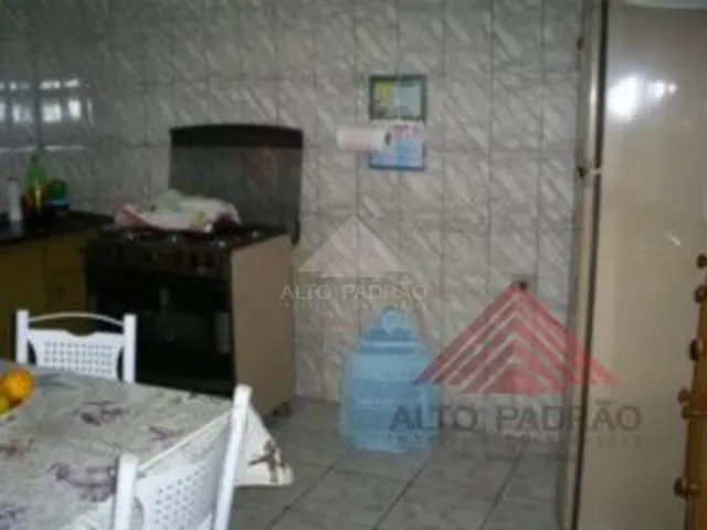 Sobrado 4 quartos e 4 banheiros, à venda, no bairro Jardim Anchieta em Mauá